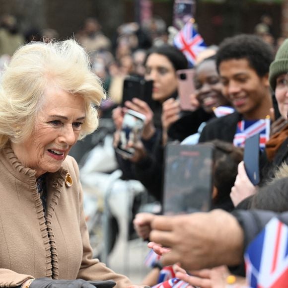 La reine Camilla lors de sa visite au Barking Learning Centre Community and Family Hub, un centre d'apprentissage de proximité qui abrite la bibliothèque de Barking le mercredi 18 février 2026. Photo : Kate Green/PA Wire
