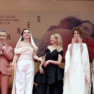Le jury : Dieudo Hamadi, Jeremy Strong, Juliette Binoche, Alba Rohrwacher, Leïla Slimani, Halle Berry, Hong Sangsoo - Montée des marches du film « Partir un jour » pour la cérémonie d’ouverture du 78ème Festival International du Film de Cannes, au Palais des Festivals à Cannes. Le 13 mai 2025
© Jacovides-Moreau / Bestimage
