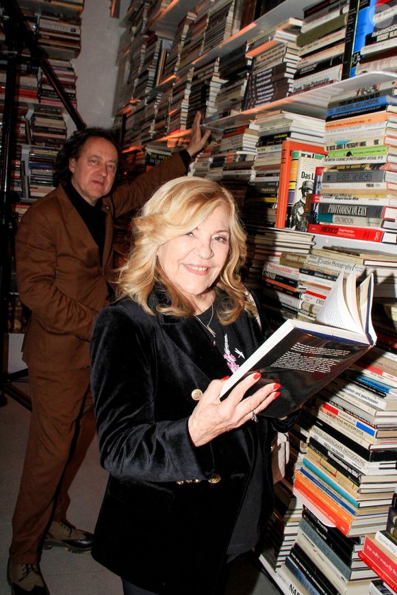 Exclusif - Nicoletta et son mari Jean-Christophe Molinier lors de la soirée dédicaces du livre "Les années Sagan" de Denis Westhof à la librairie 7L à Paris, France, le 29 mai 2024. 

© Phiippe Baldini/Bestimage