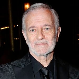 Info - Le jeu d'enquête " Murder Party au Musée " sur M 6 sera présenté par Francis Huster - Semi-exclusif - Francis Huster - 35ème cérémonie des Molières aux Folies Bergère à Paris, France, le 6 Mai 2024. © Bertrand Rindoff / Bestimage