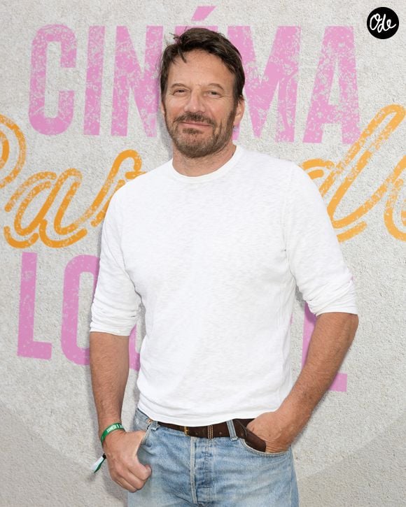 Samuel Le Bihan lors du 5ème Festival Cinéma Paradiso Louvre dans la Cour Carrée du Louvre à Paris, France, le 5 juillet 2025. © Jeremy Melloul/Bestimage