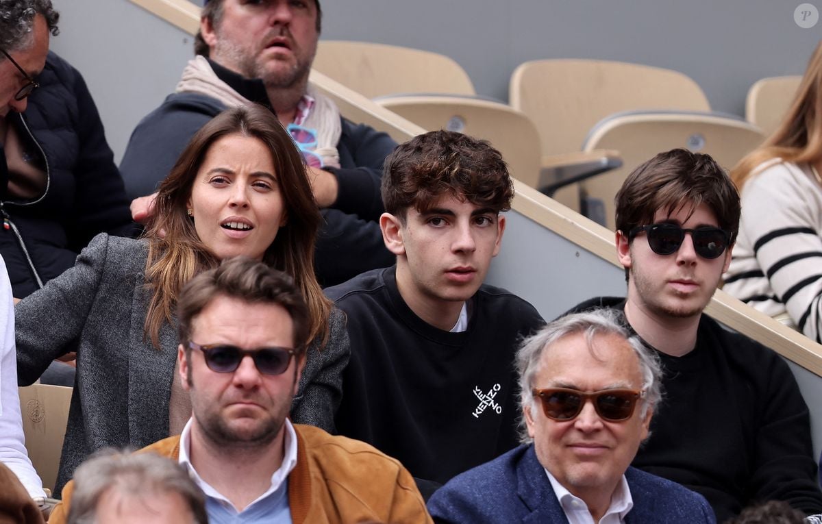 Photo Cl mence Cherier L on Bruel Oscar Bruel Dans Les Tribunes Des photo-cl-mence-cherier-l-on-bruel-oscar-bruel-dans-les-tribunes-des