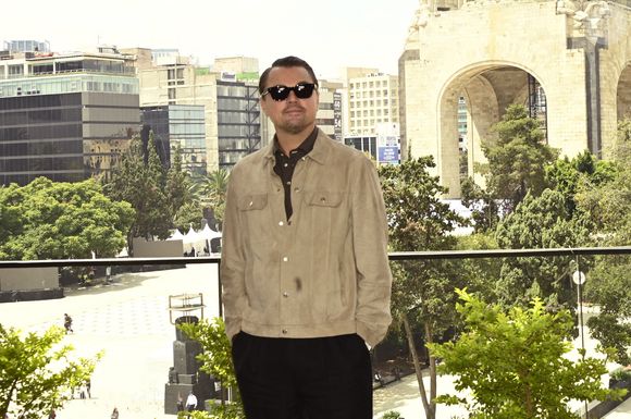 L'acteur surprend ses fans avec quelque chose qui s'éloigne de ses habitudes.

Leonardo DiCaprio et Benicio del Toro participent à la séance photo pour le film « One Battle After Another » au Monumento de la Revolución. (Photo de Carlos Tischler/Eyepix Group. © Carlos Tischler/eyepix via ZUMA Press Wire