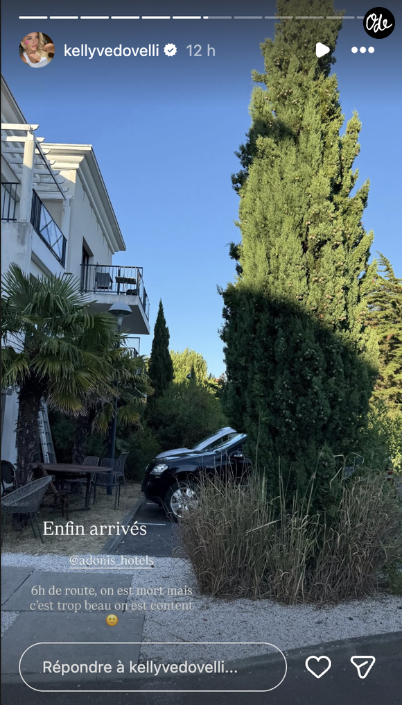 Après six longues heures de route, parsemées d'embûches et d'imprévus, le soulagement est enfin là. La famille Vedovelli pose ses bagages. "Enfin arrivés"