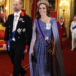 Ses apparitions publiques sont encouragées mais doivent rester mesurées.

Le prince William, prince de Galles, et Catherine (Kate) Middleton, princesse de Galles - Banquet d'Etat au château de Windsor en l'honneur de la visite officielle de Frank-Walter Steinmeier (Président fédéral de l'Allemagne) et sa femme Elke Büdenbender au Royaume-Uni, le 3 décembre 2025. Photo par Aaron Chown/WPA-Pool/Julien Burton via Bestimage