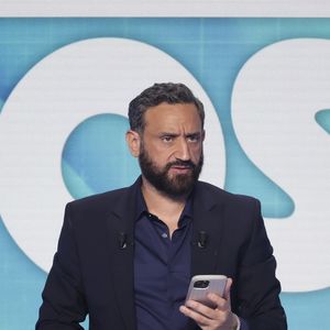 Exclusif - Cyril Hanouna, sur le plateau de l’émission « TPMP » présentée par C.Hanouna et diffusée en direct sur C8, Paris, France, le 25 fevrier 2025. © Jack Tribeca / Bestimage