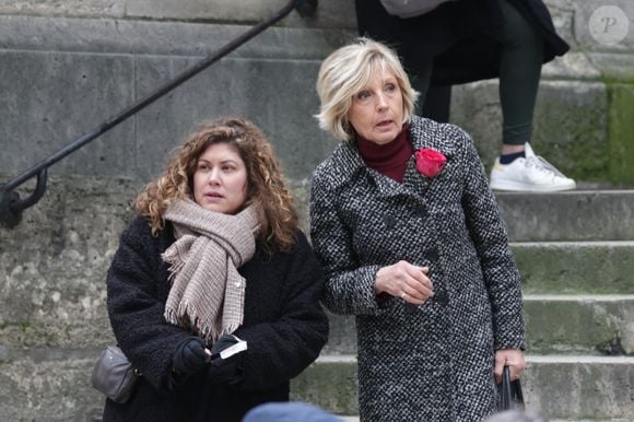 Evelyne Dhéliat arrive à la cérémonie d'enterrement de Catherine Laborde à l'église Saint-Roch à Paris, France, le 6 février 2025. L'emblématique présentatrice météo de TF1 est décédée le 28 janvier 2025 à l'âge de 73 ans, des suites d'une démence à corps de Lewy, une maladie neurodégénérative dont Catherine Laborde souffrait depuis 2014. Photo by Nasser Berzane/ABACAPRESS.COM