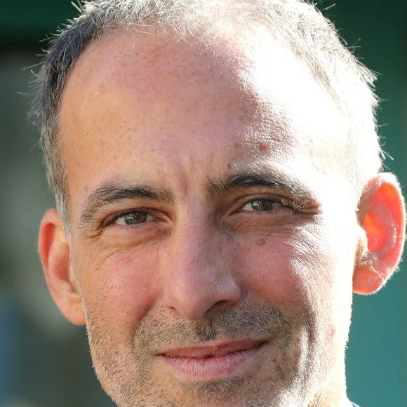 Raphaël Glucksmann, coprésident de Place Publique, lors de la clôture de la deuxième édition des réunions de Place Publique à La Réole en Gironde le 5 octobre 2025.

© Patrick Bernard / Bestimage