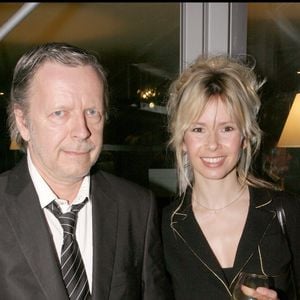 Pour nos confrères de "Closer", Romane Serda a alors évoqué la vie actuelle de son ex-mari. 

Renaud et Romane Serda à la fondation Cartier. 
©BERTRAND RINDOFF PETROFF / BESTIMAGE