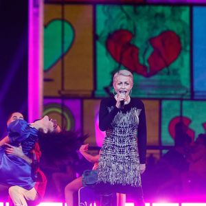 Malgré cette épreuve, Lio a choisi de poursuivre la tournée et d’offrir à son public un moment de partage et d’émotion pure...

Lio lors de l’émission "La grande soirée du 31 décembre de Paris" diffusée sur France 2 sur les Champs-Elysées à Paris, France, le 31 décembre 2024. © Clovis-Tribeca/Bestimage