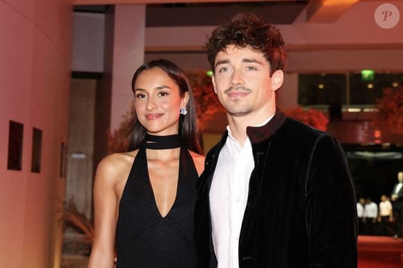 Un beau moment pour Charles Leclerc et Alexandra Saint Mleux et leur chien Leo, toujours présent à leurs côtés

Charles Leclerc et Alexandra Saint Mleux durant la soirée de gala du 81ème Grand Prix de Formule 1 de Monaco, salle des Etoiles du Sporting de Monaco, le 26 mai 2024. Cette soirée met à l'honneur le vainqueur du Grand Prix, le monégasque Charles Leclerc.
© Claudia Albuquerque/Bestimage