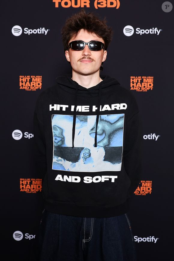 Léo à l'avant-première du film sur Billie Eilish réalisé en 3D qui retrace l’un des concerts de sa tournée "Hit me hard and soft". © Antoine Flament / Paramount Pictures