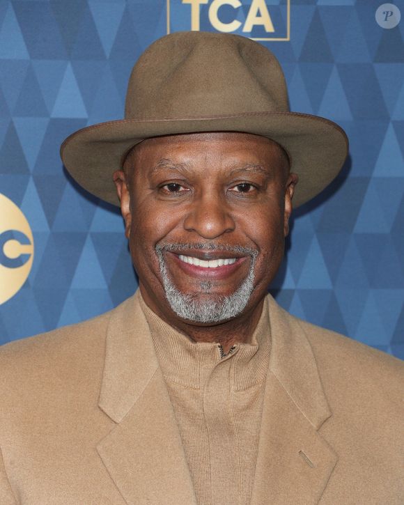 L’espoir demeure donc, puisque les membres de la famille de James Pickens semblent avoir été épargnés par les issues les plus tragiques de la maladie.

James Pickens Jr - Les célébrités assistent à la soirée "ABC TCA Winter Press Tour 2020" à Pasadena le 8 janvier 2020. © Broadimage / Bestimage