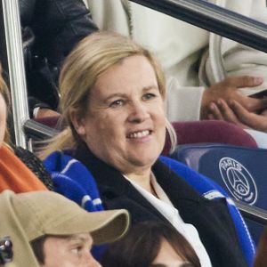 Hélène Darroze - Les célébrités assistent au match de Ligue des champions entre le PSG et l'Atlético de Madrid au Parc des Princes à Paris le 6 novembre 2024. © Cyril Moreau/Bestimage
