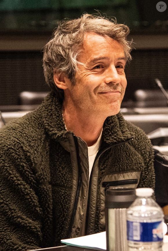 Yann Barthés - Le présentateur de l'émission Quotidien, est auditionné par la commission d'enquête sur les fréquences TNT, à la demande du Rassemblement national à Paris le 27 mars 2024. Baptiste Autissier / Panoramic / Bestimage