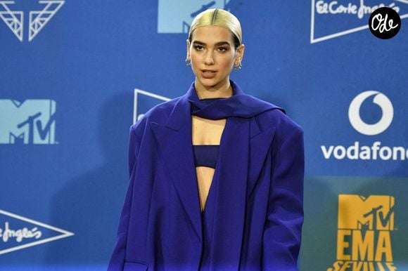 La chanteuse britannique Dua Lipa pose pour les médias lors de la séance photo des MTV European Music Awards qui se sont tenus à Séville, en Andalousie (Espagne), le 3 novembre 2019. Photo de Raul Caro Cardenas/Efe/ABACAPRESS.COM