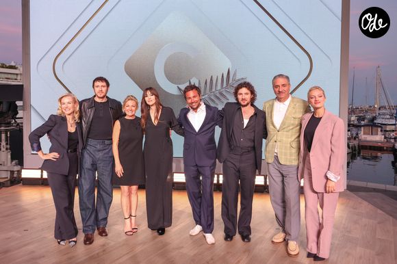 Exclusif - Louise Ekland, Bastien Bouillon, Anne-Elisabeth Lemoine, Monica Bellucci, Bertrand Chameroy, Vincent Lacoste, Simon Abkarian, Nadia Tereszkiexicz - Plateau de l'émission "C à vous" lors du 79ème Festival International du Film de Cannes le 21 mai 2026.  © Jack Tribeca / Bestimage