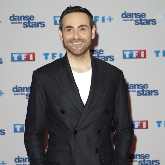 Camille Combal - Photocall de lancement de la saison 2026 de "Danse avec les stars" (DALS) au siège de TF1 à Boulogne-Billancourt le 18 décembre 2025. © Coadic Guirec/Bestimage