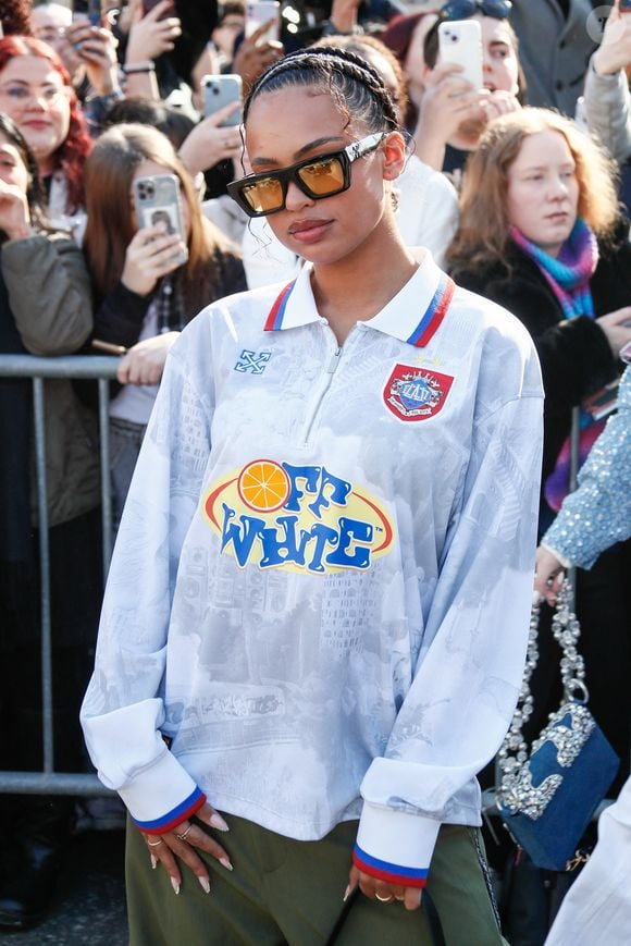 Paola Locatelli aux arrivées au défilé Off-White, au siège du Parti communiste français (PCF), Mode Collection Prêt-à-Porter Automne/Hiver 2025-2026 lors de la Fashion Week de Paris (PFW), à Paris, France, le 6 mars 2025. © Christophe Clovis/Bestimage