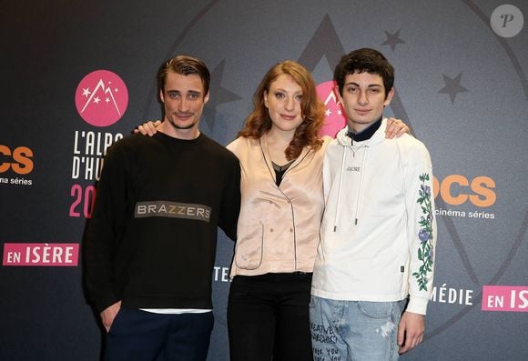 Pierre Lottin, Sarah Stern et Théo Fernandez lors de la présentation du film "Les Tuche 3 : Liberté, Égalité, FraterniTuche" de O.Baroux dans le cadre du 21ème Festival International du Film de Comédie de l'Alpe d'Huez le 19 janvier 2018.