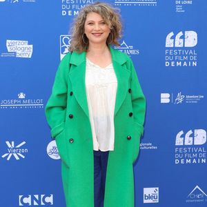 Pour en revenir à Cécile Bois et son entretien avec "Sud-Ouest", l'actrice s'était justement rappelée pour le magazine de Christophe Dugarry lorsqu'il était lui aussi élève dans cette école.

Cécile Bois au photocall du film "Le Signalement" lors de la 3ème édition du festival du film de Demain (30 mai - 2 juin 2024), à Vierzon, France, le 31 mai 2024. © Coadic Guirec/Bestimage