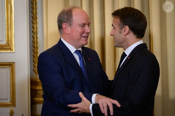 Emmanuel Macron, president de la Republique avec Albert II, Prince souverain de Monaco, lors du diner des chefs d etat a loccasion du 6eme Forum de Paris sur la paix le 9 novembre 2023. © Eric Tschaen / Pool / Bestimage