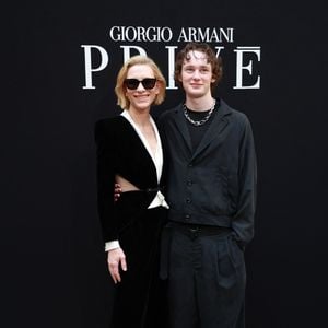 Cate Blanchett et son fils Ignatius Martin Upton au défilé Giorgio Armani Privé "Collection Haute Couture Automne/Hiver 2026-2027" lors de la Fashion Week de Paris, le 7 juillet 2026.
Florian Lavielle / Bestimage