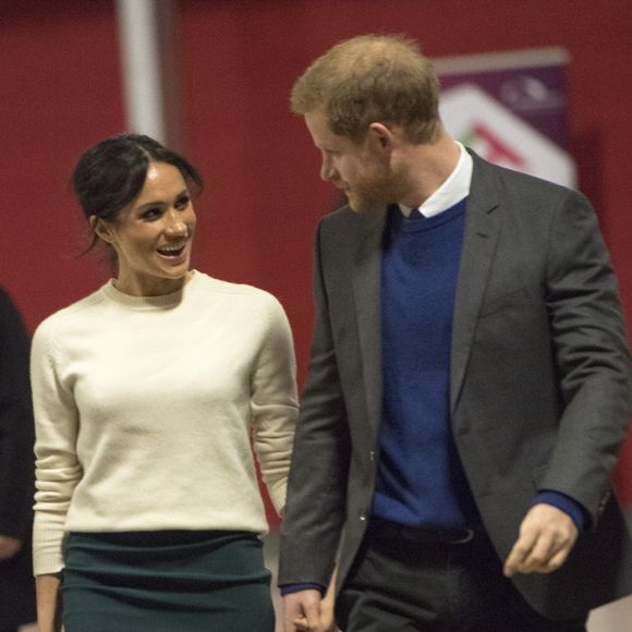 En parallèle, Meghan a relancé sa marque lifestyle As Ever et a publié une interview où elle évoque les contraintes de sa vie de duchesse et sa liberté retrouvée aujourd’hui.

Le prince Harry et Meghan Markle visitent le centre Eikon à Belfast le 23 mars 2018. AGENCE / BESTIMAGE