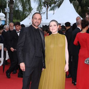 Emilie Dequenne et Michel Ferracci - Montée des marches du film « Le deuxième acte » pour la cérémonie d’ouverture du 77ème Festival International du Film de Cannes, au Palais des Festivals à Cannes. Le 14 mai 2024
 Agence / Bestimage