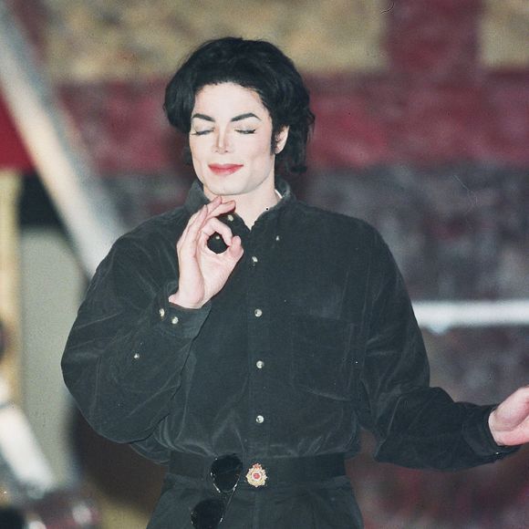 La fille du roi de la pop

Michael Jackson sur scène au Beacon Theatre à New York, NY, USA le 4 décembre 1995. Photo par Albert Ferreira/Startraks/ABACAPRESS.COM