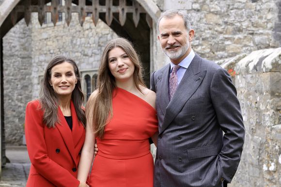 Le roi Felipe VI et la reine Letizia d'Espagne accompagnent l'infante Sofia lors de sa remise de diplômes à l'UWC Atlantic College le 24 mai 2025

Casa SM El Rey/Agence-Bestimage