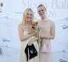 Bien qu'elles soient reparties sans statuette, les comédiennes ont fait sensation.

Dakota Fanning et Elle Fanning, le 15 Août 2026.

© Sonia Moskowitz Gordon/ZUMA Press Wire