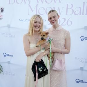 Bien qu'elles soient reparties sans statuette, les comédiennes ont fait sensation.
Dakota Fanning et Elle Fanning, le 15 Août 2026.
© Sonia Moskowitz Gordon/ZUMA Press Wire