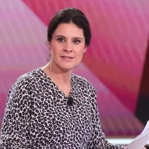 Les auditeurs peuvent la retrouver sur RMC et RMC Story dans "Apolline matin" de 7 h à 8 h 30, avant qu’elle ne bascule également sur BFMTV avec la grande interview "Face à Face" de 8 h 30 à 9 h, pour terminer avec "Apolline de 9 h à 10 h", toujours sur la chaîne d’information en continu. 

Apolline de Malherbe présente Apolline de 9 à 10 sur BFMTV, à Paris, France, le 09 janvier 2025. Photo par Jerome Domine/ABACAPRESS.COM