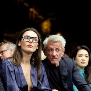 Valeria Nicov et Sean Penn - Cérémonie d'ouverture du 17ème Festival Lumière à la Halle Tony Garnier à Lyon, le 11 octobre 2025. © Dominique Jacovides / Bestimage
