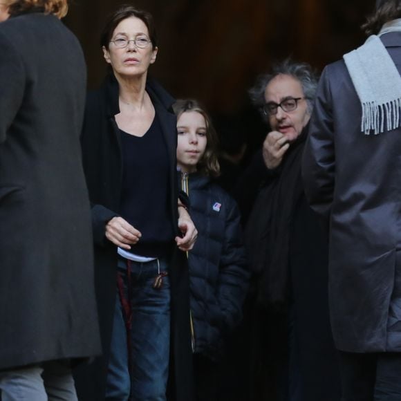 Jane Birkin, Marlowe (fils de Lou Doillon), Oury Milshtein (dernier compagnon de Kate Barry) - Obseques de Kate Barry en l'église Saint-Roch a Paris. Le 19 décembre 2013. ©JACOVIDES-MOREAU / BESTIMAGE