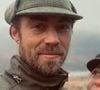 Il a publié une jolie photo sur laquelle on peut voir la maman tenir son fils, tête blonde qui a donc hérité des cheveux de sa génitrice. 

James Middleton et sa femme Alizée Thevenet sur Instagram, janvier 2022.