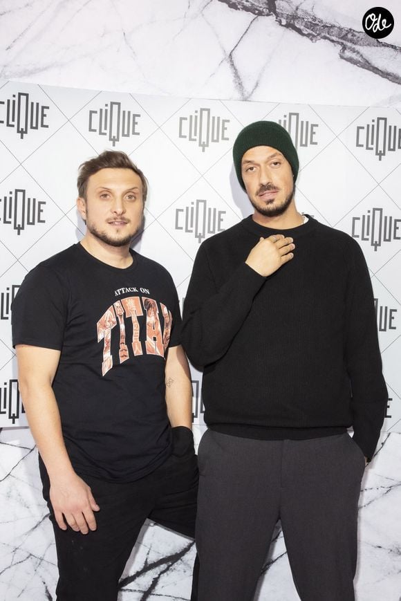 Exclusif - McFly (David Coscas) et Carlito (Raphaël Carlier) en coulisses de l'enregistrement de l'émission Clique, présentée par M. Achour et diffusée en clair le 4 décembre 2021 sur  Canal+ à 12h45, à Paris, France, le 2 décembre 2021. © Jack Tribeca/Bestimage