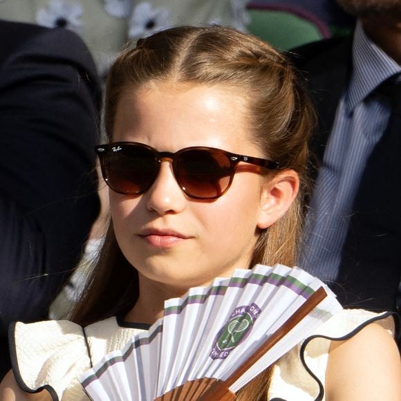 Le prince et la princesse de Galles, le prince George et la princesse Charlotte assistent à la finale masculine de Wimbledon entre Jannik Sinner et Carlos Alcaraz, au All England Lawn Tennis and Croquet Club, à Wimbledon, Londres, Royaume-Uni, le 13 juillet 2025. Julien Burton / Bestimage