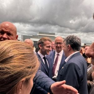 Exclusif - Stéphane Plaza, en voyage d'affaire pour trouver de nouveaux franchisés à Île Maurice, a reçu une invitation du président Emmanuel Macron à l'occasion de l'inauguration du nouveau site de l'Ambassade de France à Maurice à l'immeuble "The Workplace", Moka-Telfair, le vendredi 21 novembre 2025. © Bestimage