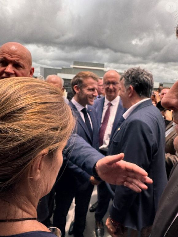 Exclusif - Stéphane Plaza, en voyage d'affaire pour trouver de nouveaux franchisés à Île Maurice, a reçu une invitation du président Emmanuel Macron à l'occasion de l'inauguration du nouveau site de l'Ambassade de France à Maurice à l'immeuble "The Workplace", Moka-Telfair, le vendredi 21 novembre 2025. © Bestimage