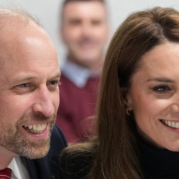 Le prince William et Kate Middleton rencontrent des joueurs blessés, en marge du match du tournoi des Six Nations entre le Pays de Galles et l'Angleterre à Cardiff, le 15 mars 2025.
Photo : Julien Burton / Bestimage