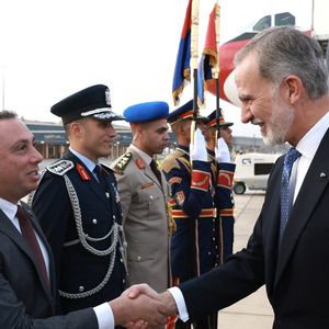 Le chantier a duré onze ans et il a coûté beaucoup d'argent.

Le roi Felipe VI d'Espagne à son arrivée à l'inauguration du Grand Musée égyptien, le 1er novembre 2025, à Gizeh (Égypte). Ce complexe s'étend sur 480 000 mètres carrés, peut accueillir jusqu'à 15 000 personnes par jour et abritera des expositions permanentes occupant une surface de 85 000 mètres carrés. © Casa de S.M. el Rey via Europa Press/Bestimage