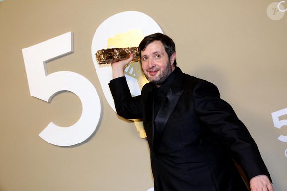 Karim Leklou (César du meilleur acteur pour "le roman de Jim") - Photocall des lauréats (pressroom) de la 50ème cérémonie des César à l'Olympia à Paris le 28 février 2025

© Dominique Jacovides / Olivier Borde / Bestimage