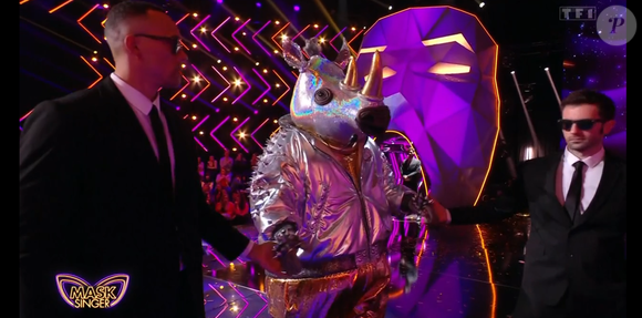 Le Rhinocéros a été éliminé de "Mask Singer 2025" lors du lancement de la septième saison. Patrick Sébastien se cachait sous le costume et aucun enquêteur ne l'avait trouvé. TF1, le 2 mai 2025.