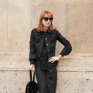 Elle a opté pour un look élégant, sobre et entièrement noir.

Lolita Chammah assiste au défilé Patou Automne/Hiver 2026-2027 dans le cadre de la semaine de la mode à Paris le 25 janvier 2026 à Paris, France.
Lucia Sabatelli

UTILISATION ÉDITORIALE UNIQUEMENT
© Lucia Sabatelli / Bestimage