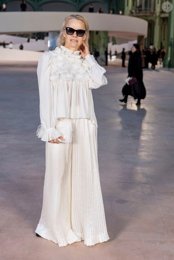 Pamela Anderson au défilé Chanel au Grand Palais, "Collection Haute Couture Printemps/Eté 2025" lors de la Fashion Week de Paris (PFW), le 28 janvier 2025. 
© Olivier Borde / Bestimage