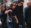 Manon Ardisson et son mari Samuel de Ceccaty - Arrivées aux obsèques de Thierry Ardisson en l’église Saint-Roch de Paris, France, le 17 juillet 2025. © Clovis-Jacovides/Bestimage