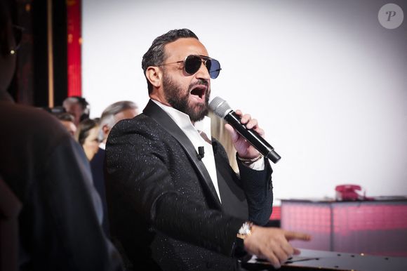 Exclusif - Cyril Hanouna, sur le plateau de l’émission « TPMP » La dernière sur C8,  présentée par C.Hanouna et diffusée en direct sur C8, Paris, France, le 27 fevrier 2025. © Jack Tribeca / Bestimage