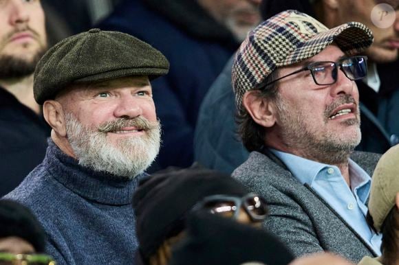 Philippe Etchebest et Paul Pairet - Célébrités assistent au match de Ligue des champions entre le PSG et l'Atlético de Madrid au Parc des Princes à Paris le 6 novembre 2024. © Cyril Moreau/Bestimage